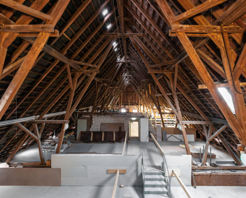 Blick in den Dachraum während der Sanierung von Haus Bornberg in Bargteheide.